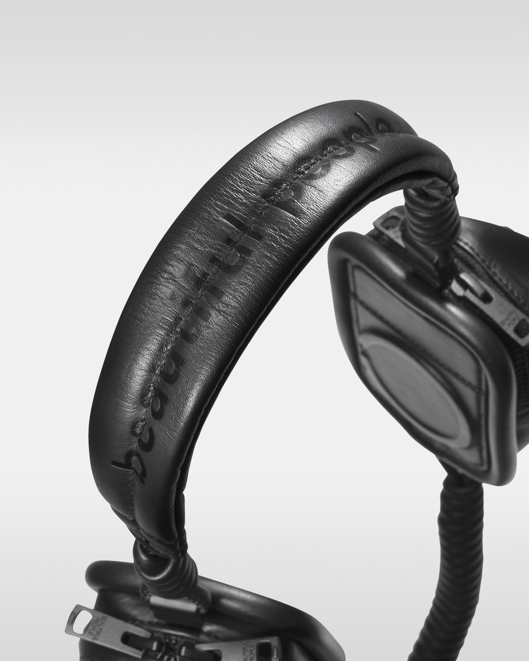 beautiful people × objcts.pro MagWear headphone leather purse