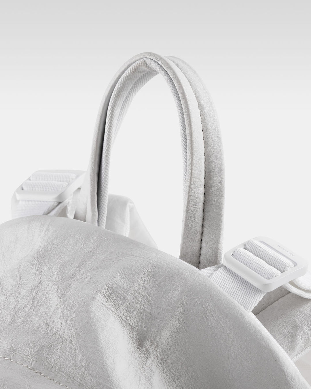 meanswhile × objcts.pro ダイニーマ®レザー-Daypack "Common"